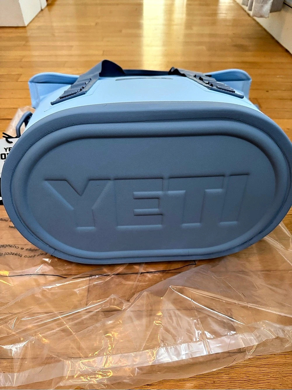 YETI Hopper M15 Soft Cooler Tote Bag Blue NWT - Picture 4 of 6